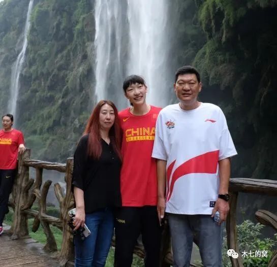 好妈妈：垂涎的父亲的女孩